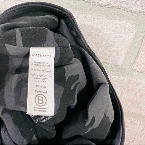 Athleta Elation Camo 7/8 Tight Leggings Size XS - Picture 11 of 11